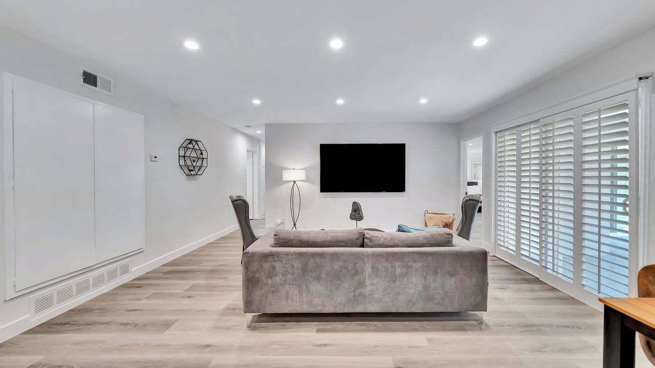 Photo of Livingroom in West Hills