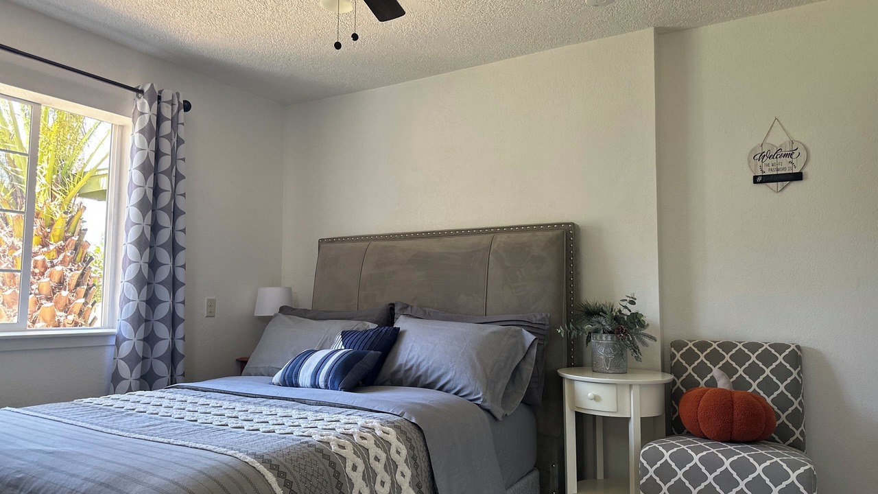 Photo of Bedroom in Arden-Arcade