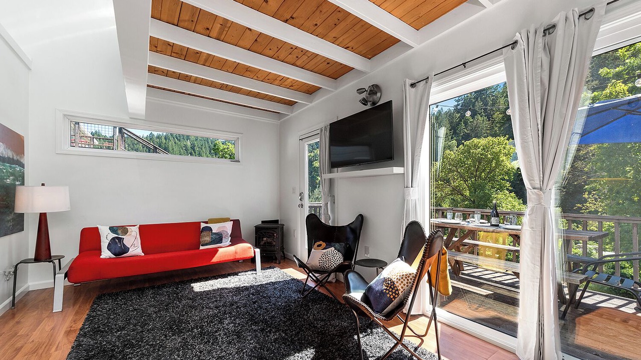 Photo of Bedroom in Guerneville