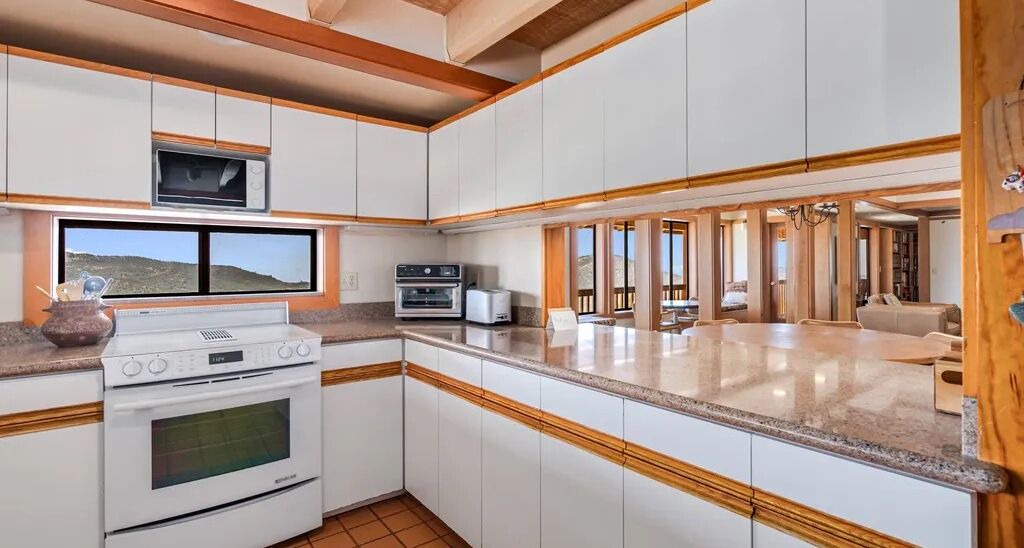 Photo of Kitchen in Groveland