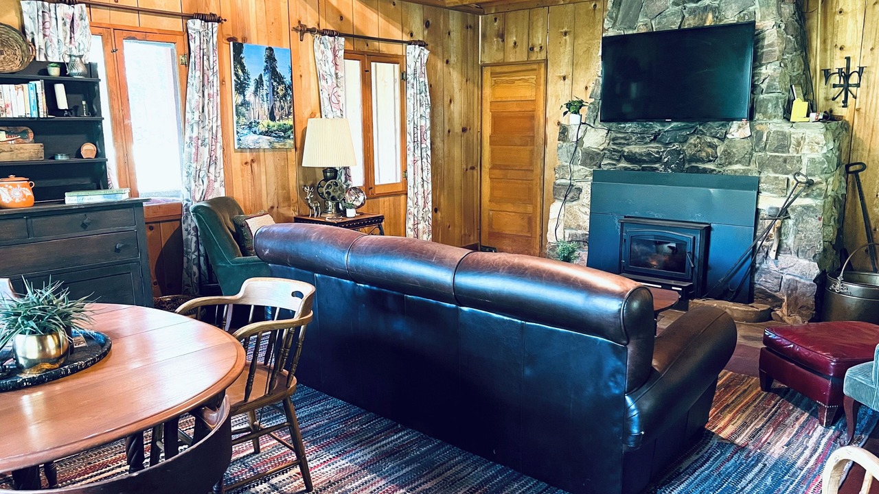Photo of Livingroom in Camp Nelson