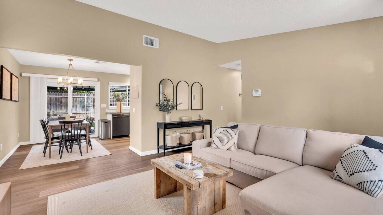 Photo of Livingroom in South Natomas