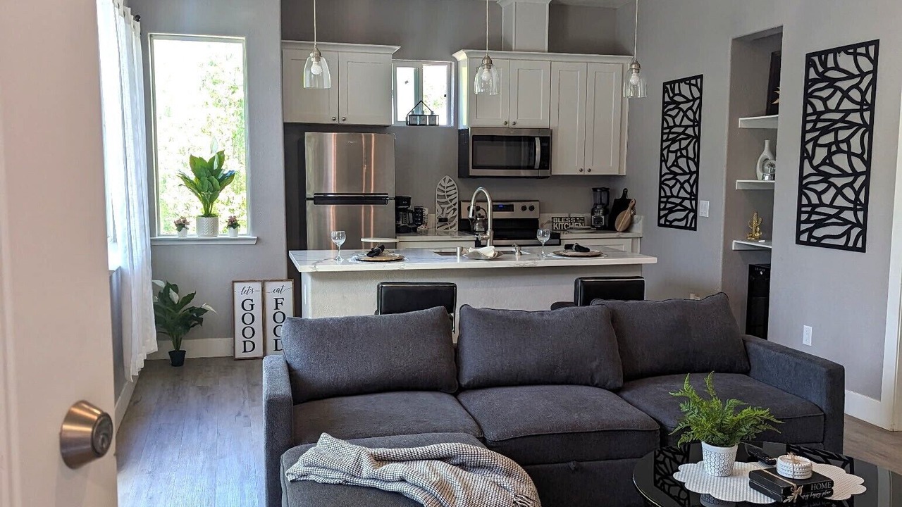 Photo of Livingroom in Central Sacramento