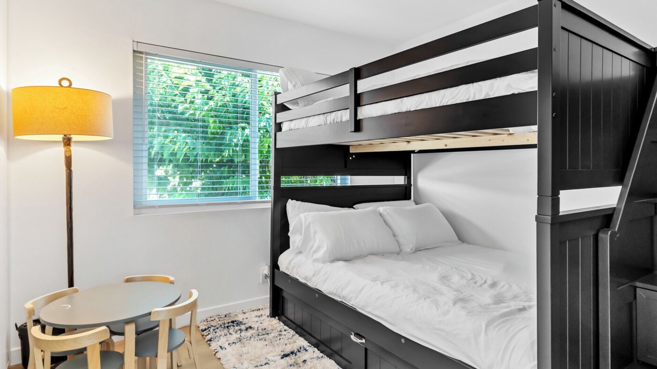 Photo of Bedroom in Allied Gardens