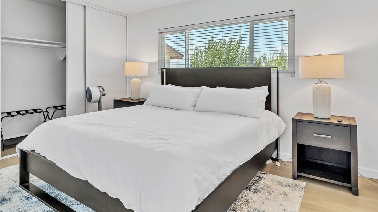Photo of Bedroom in Allied Gardens