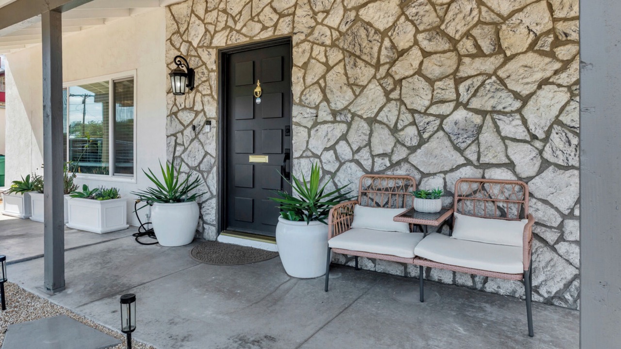 Photo of Patio Balcony in Allied Gardens