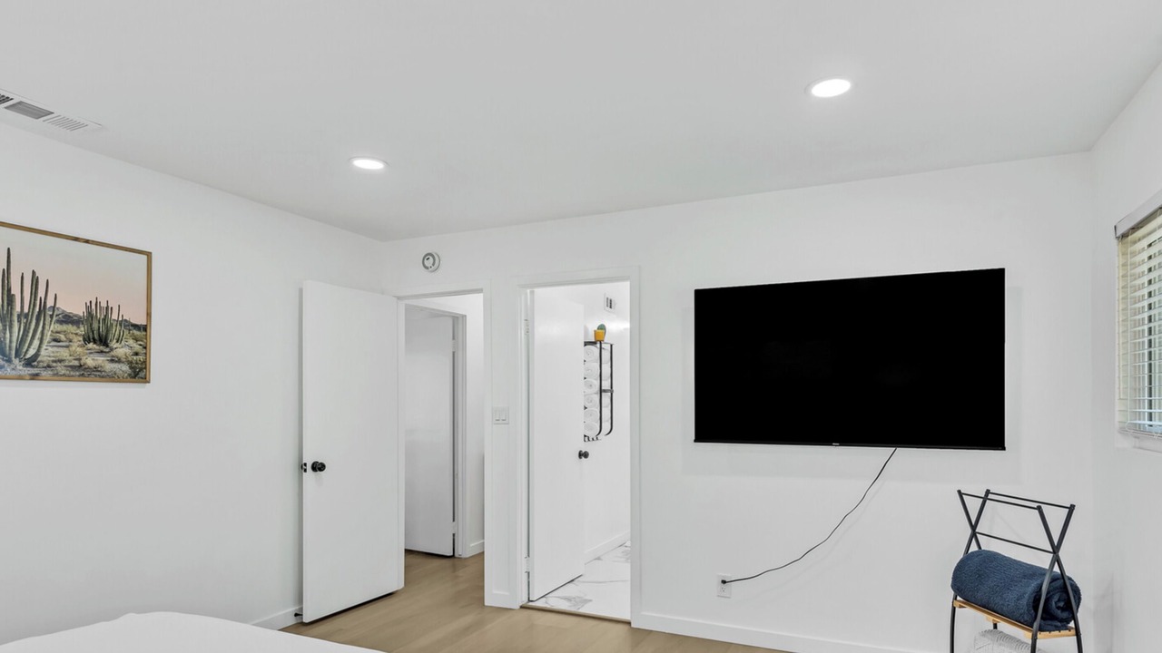 Photo of Bedroom in Allied Gardens