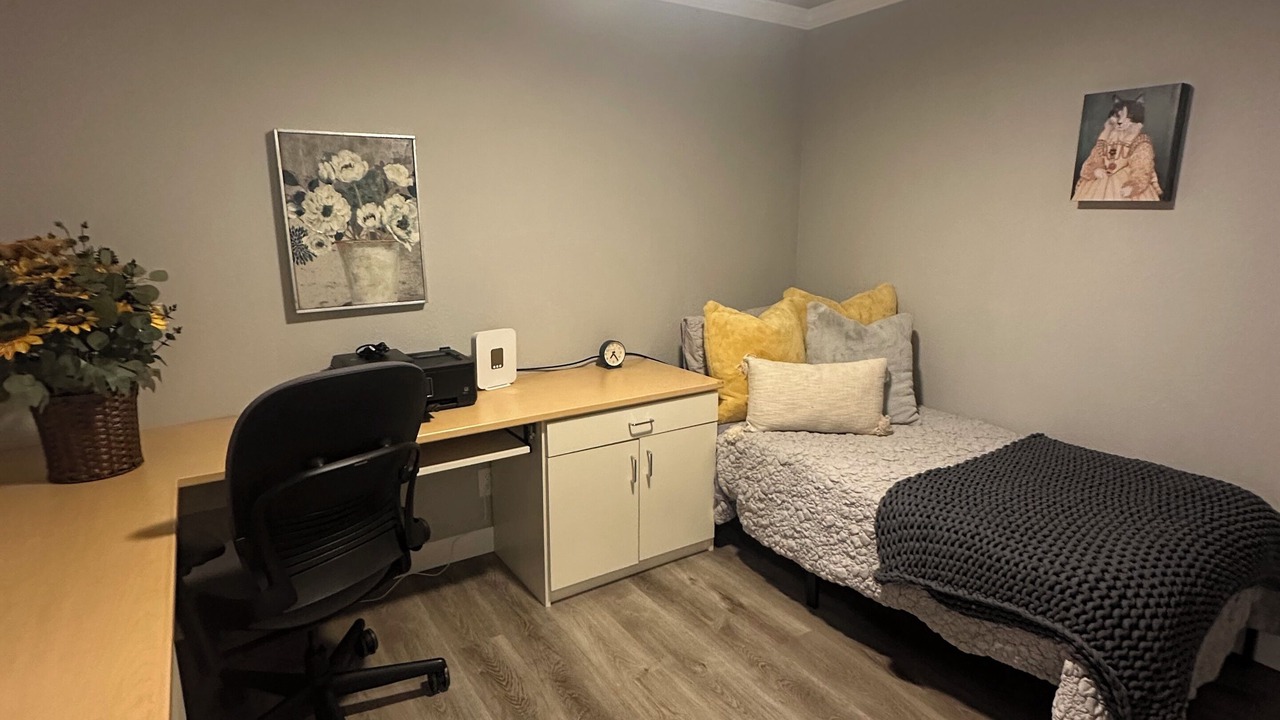 Photo of Bedroom in Covell Park