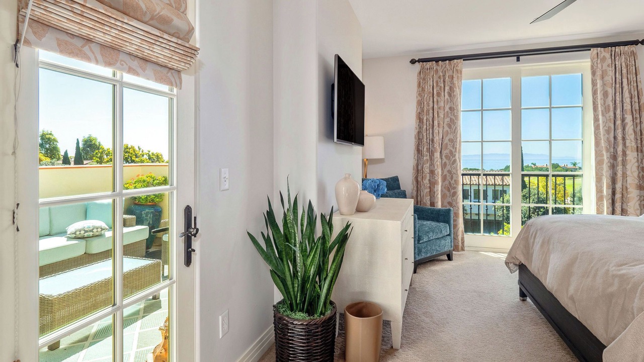 Photo of Bedroom in Rancho Palos Verdes