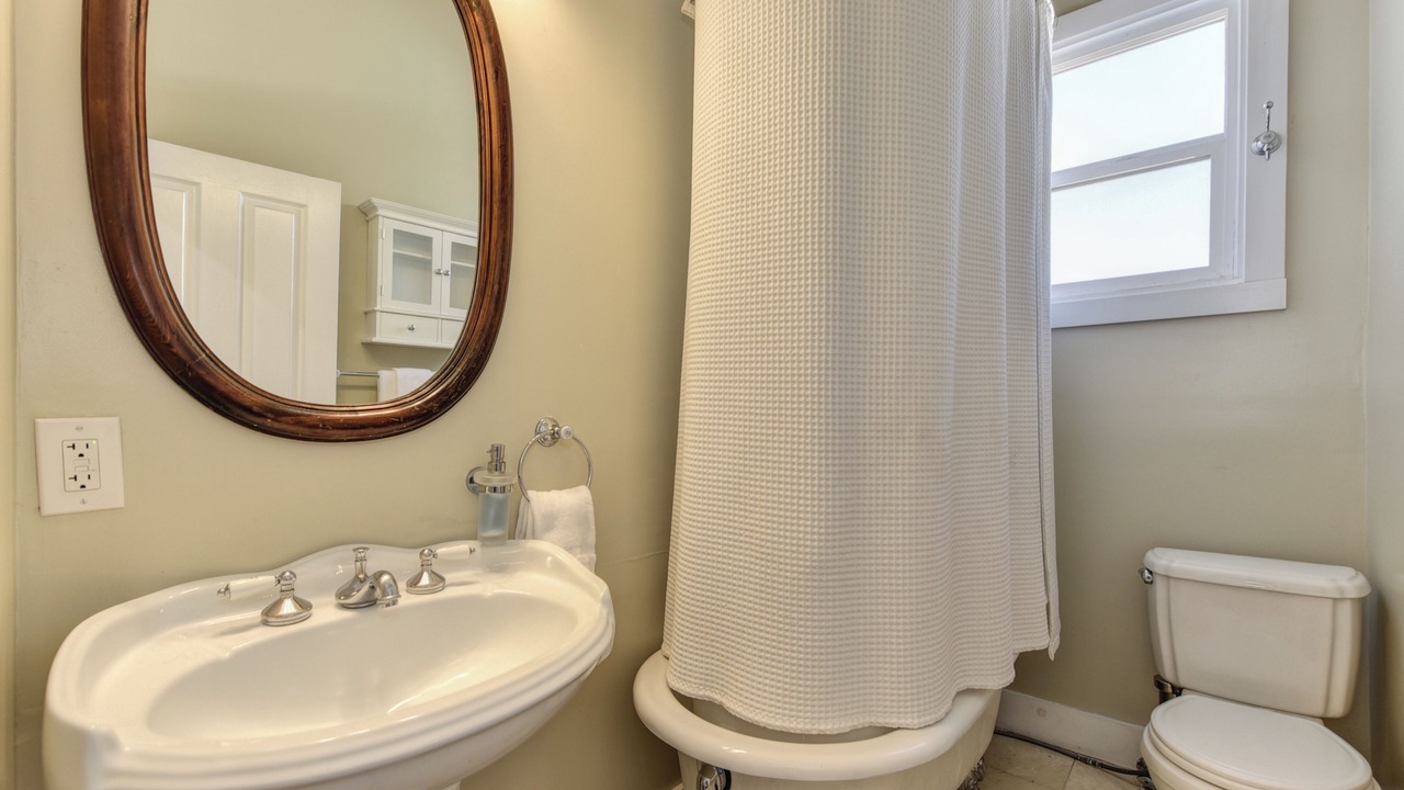 Photo of Bathroom in Nob Hill