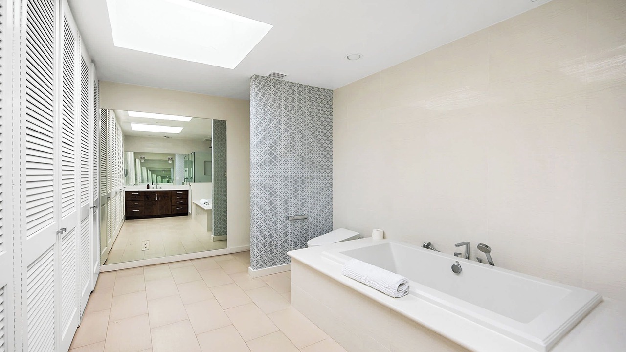 Photo of Bathroom in Beverly Hills