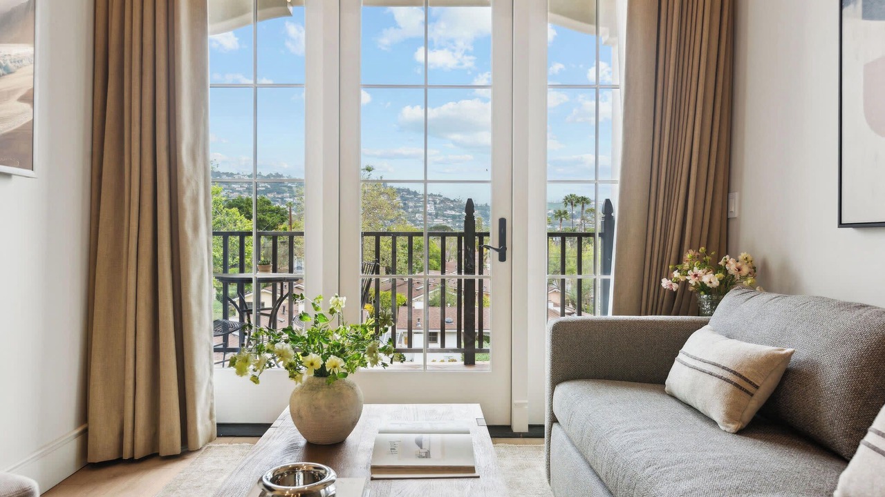 Photo of Livingroom in Laguna