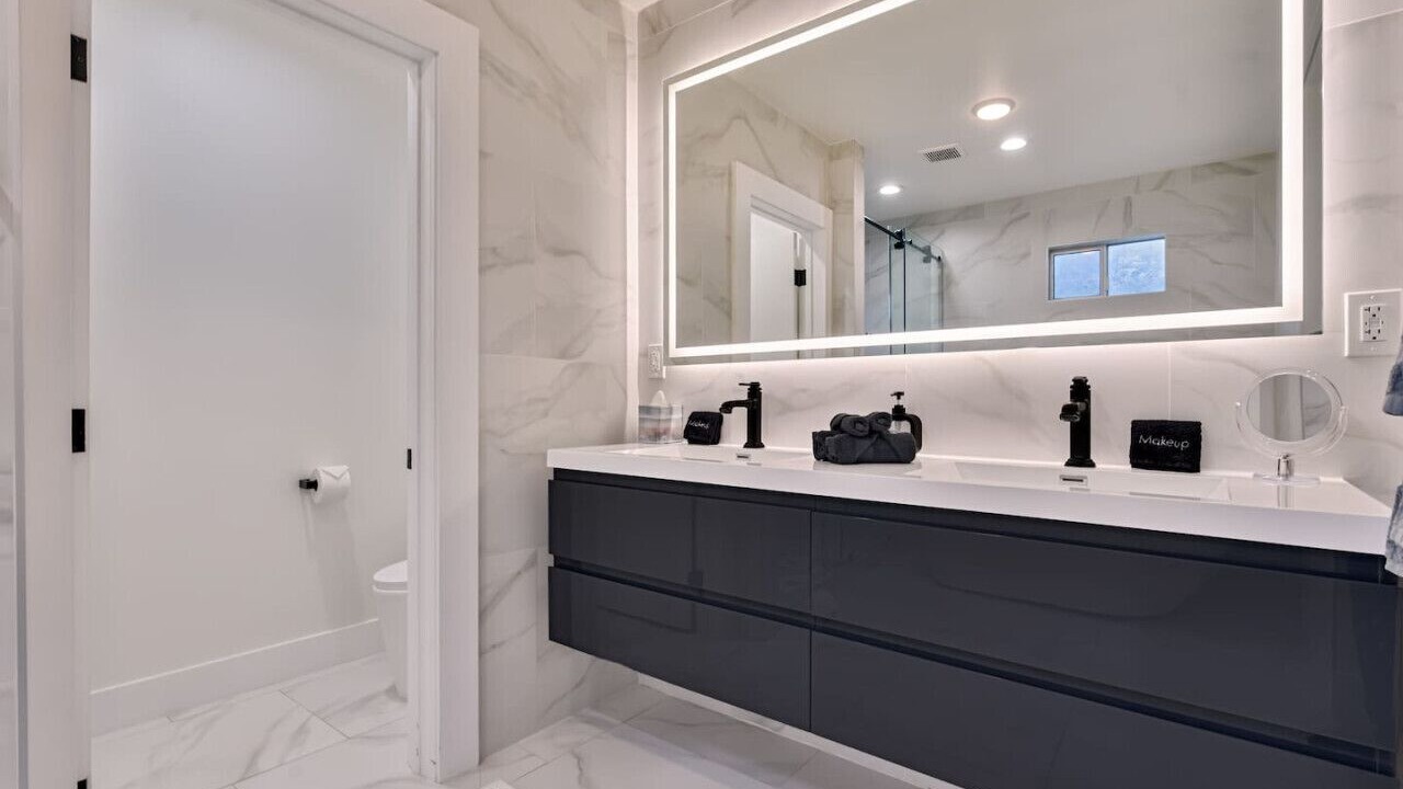 Photo of Bathroom in Wilshire