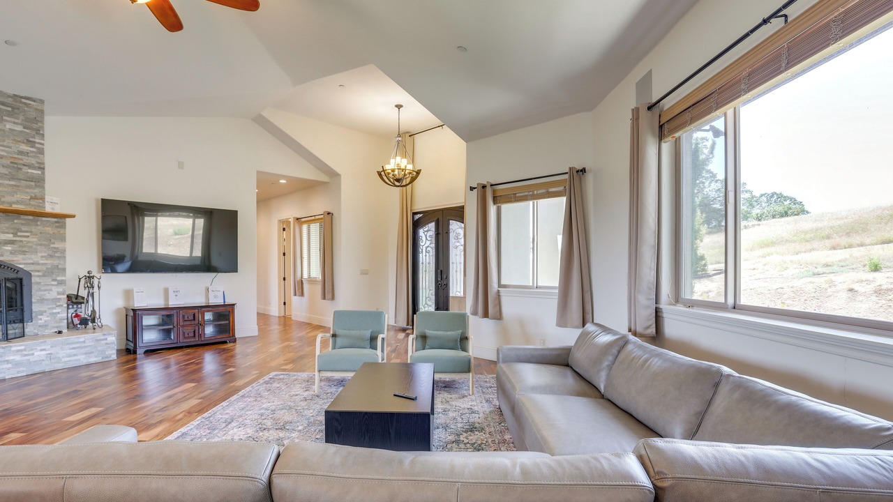 Photo of Livingroom in Pilot Hill