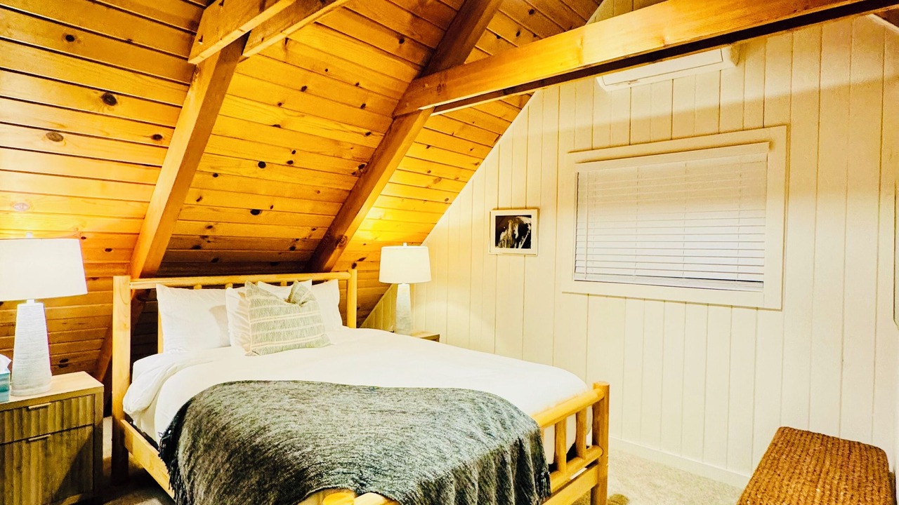 Photo of Bedroom in Oakhurst