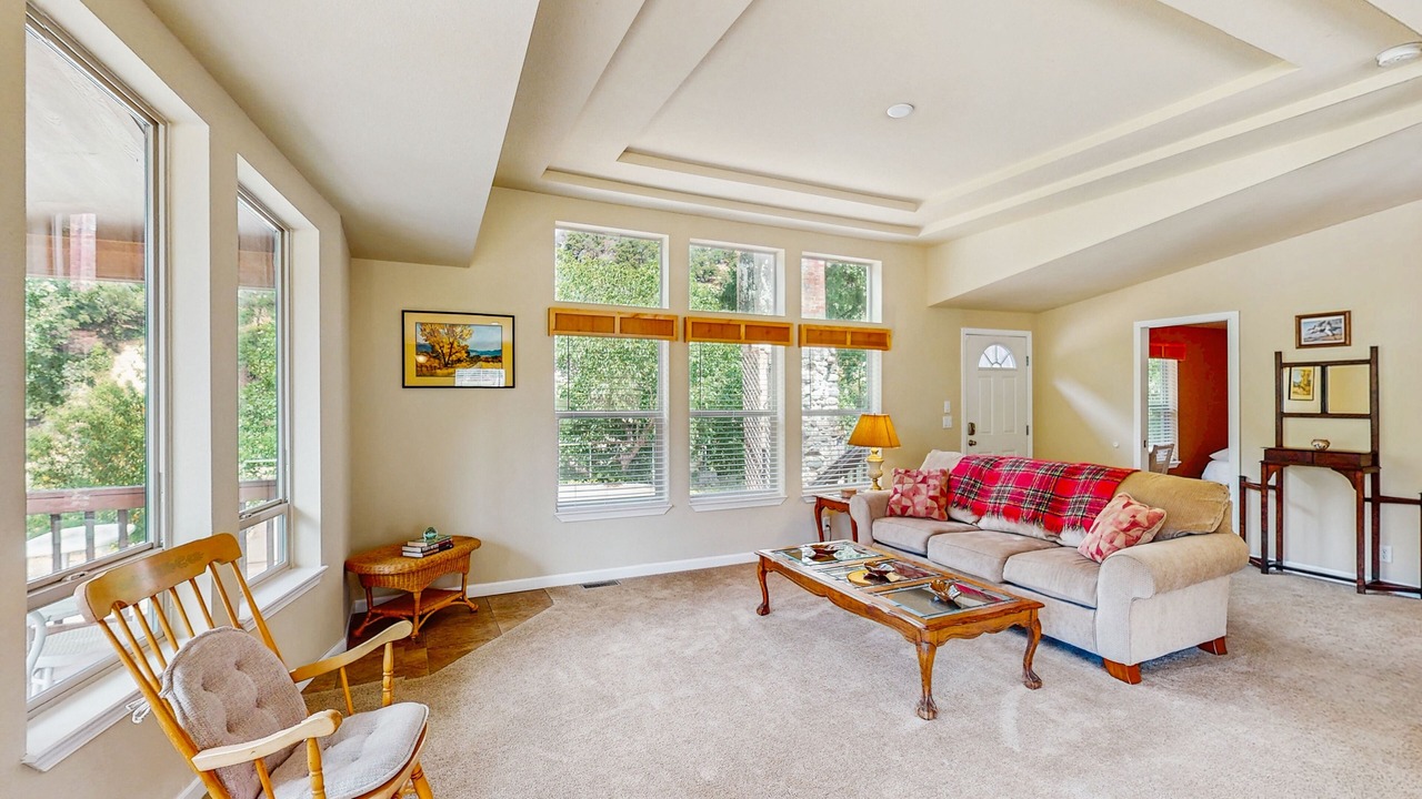 Photo of Livingroom in Willow Creek