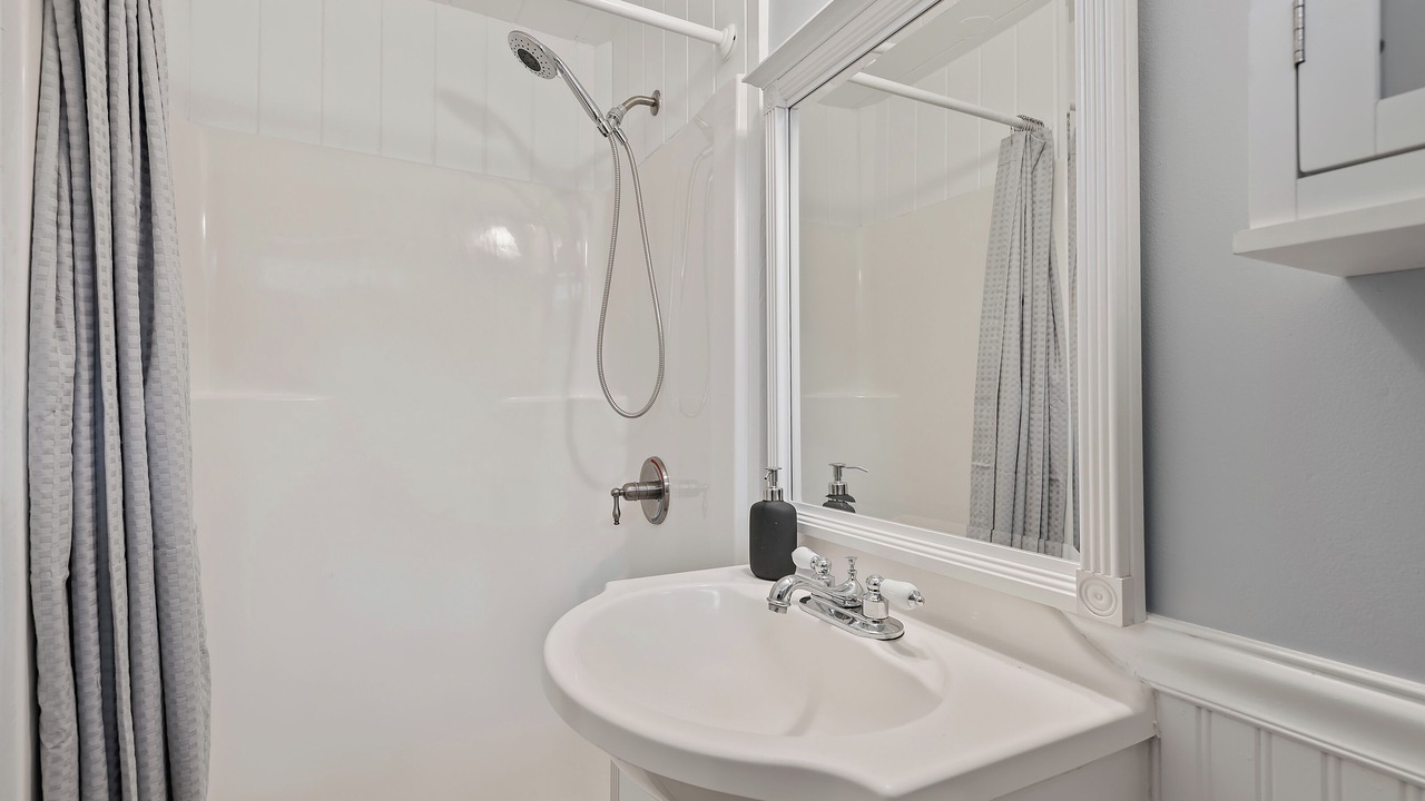 Photo of Bathroom in Oak Park