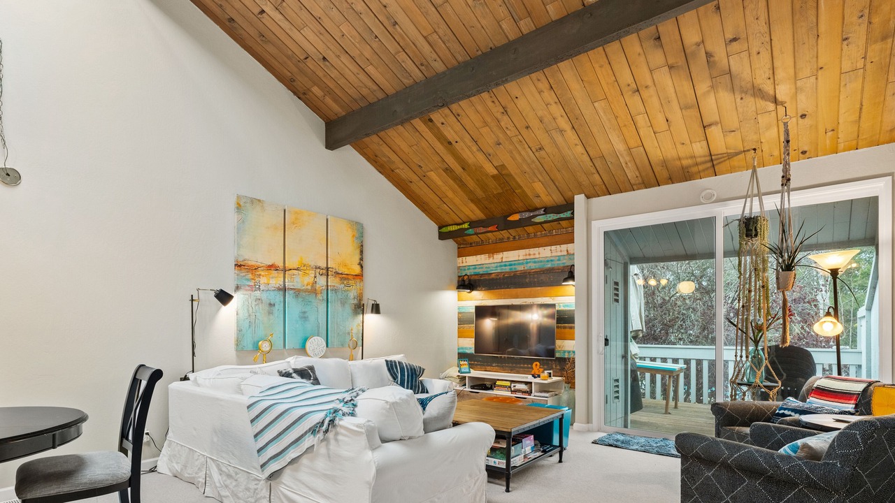 Photo of Livingroom in Eastside Santa Cruz