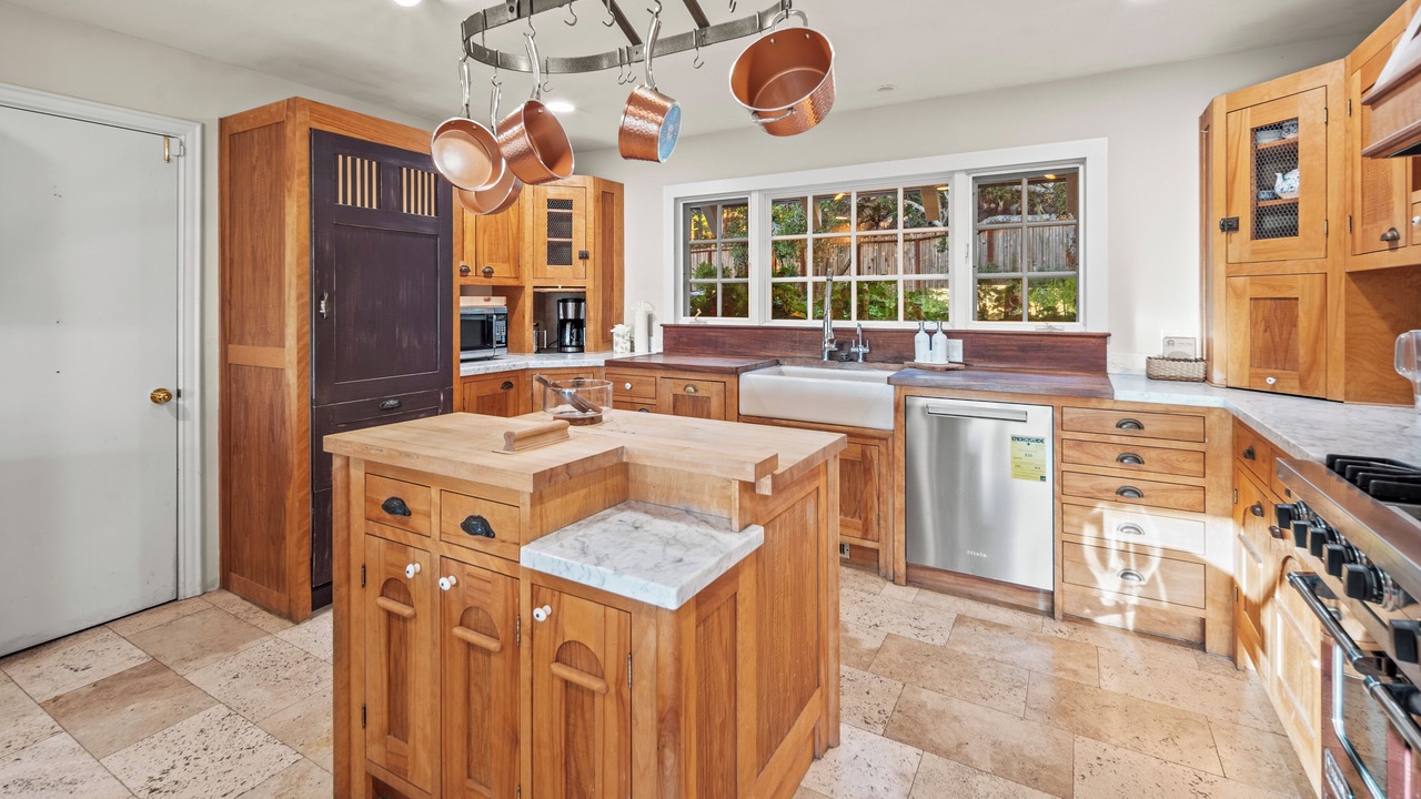 Photo of Kitchen in Del Monte Forest
