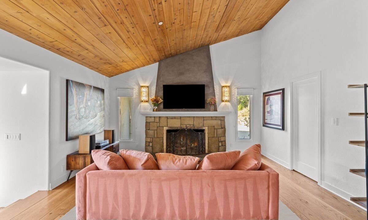 Photo of Livingroom in Topanga