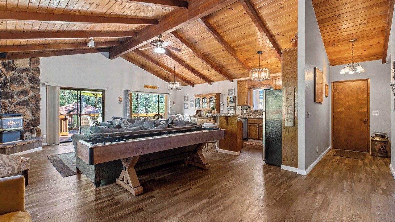 Photo of Livingroom in Groveland