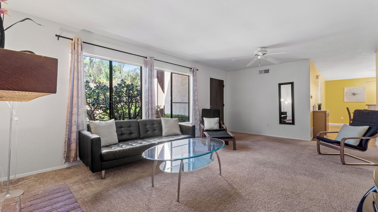 Photo of Livingroom in Scripps Ranch
