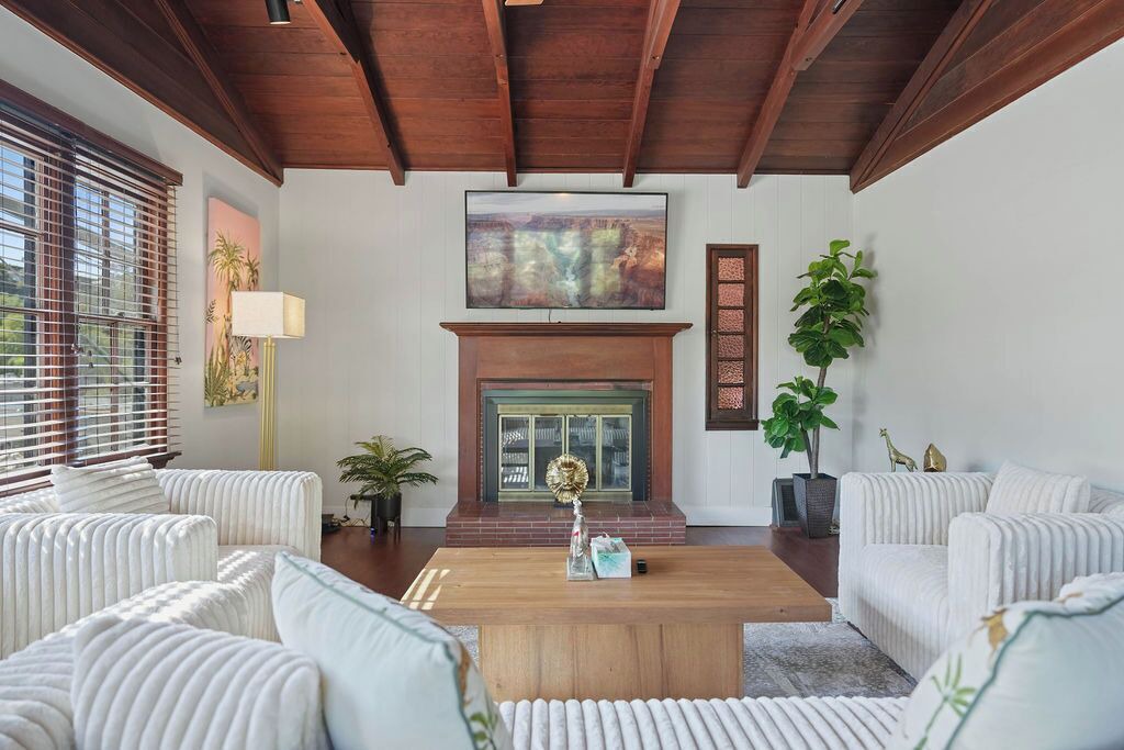 Photo of Livingroom in Sunset Junction