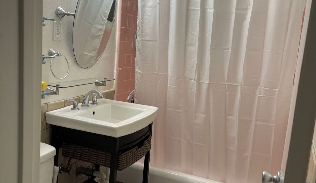 Photo of Bathroom in Harbor