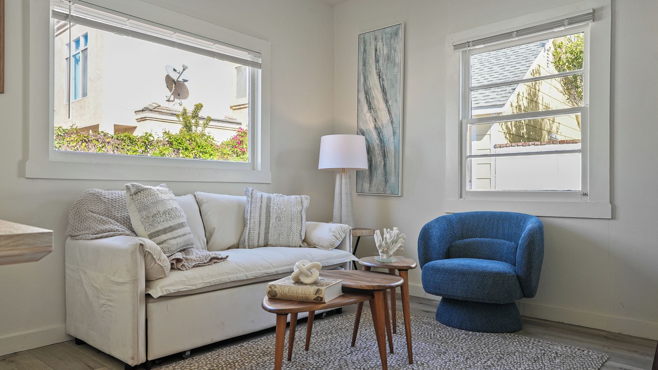 Photo of Livingroom in Village of La Jolla