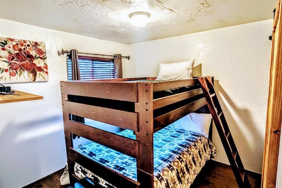 Photo of Bedroom in Big Bear Lake