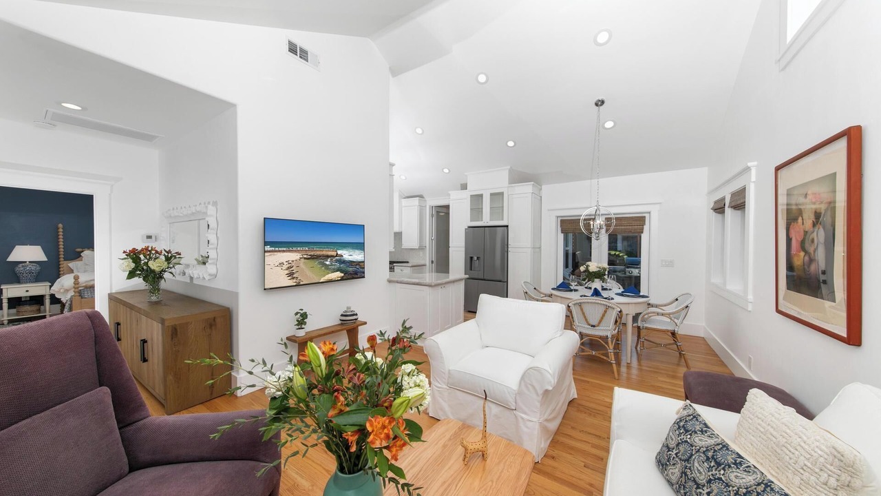 Photo of Livingroom in University Heights