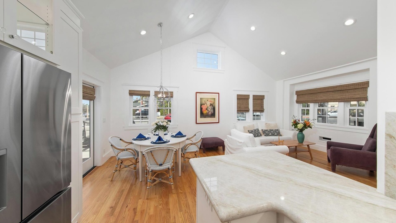 Photo of Livingroom in University Heights
