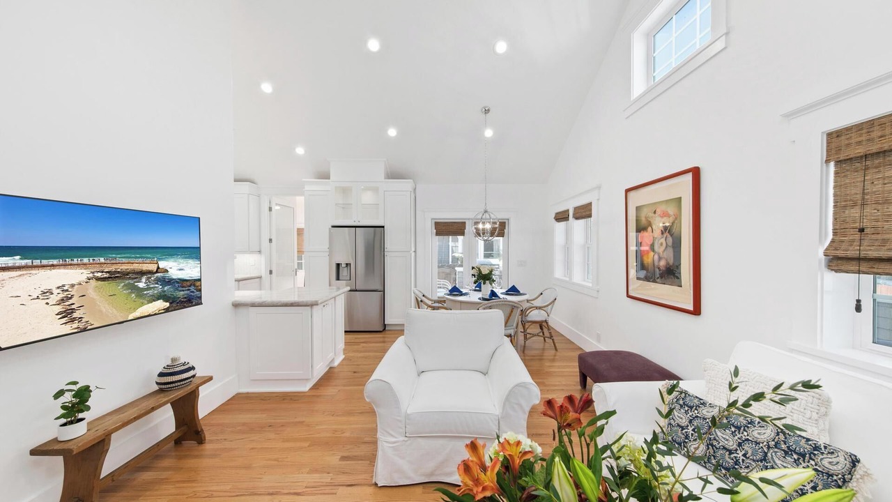 Photo of Livingroom in University Heights