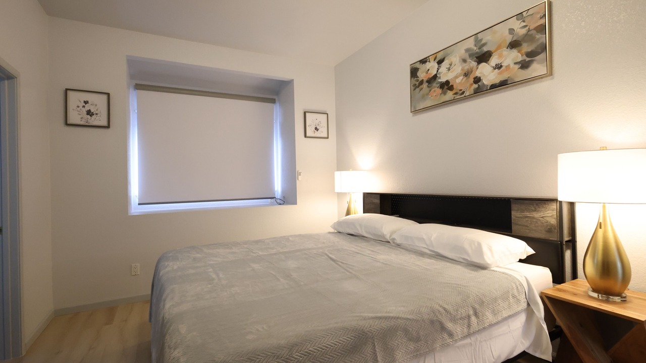 Photo of Bedroom in Arden-Arcade