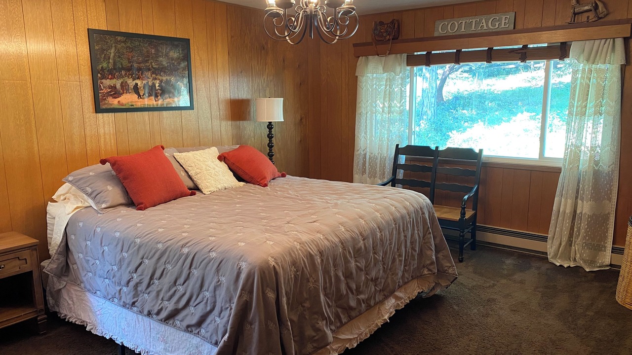 Photo of Bedroom in Springville
