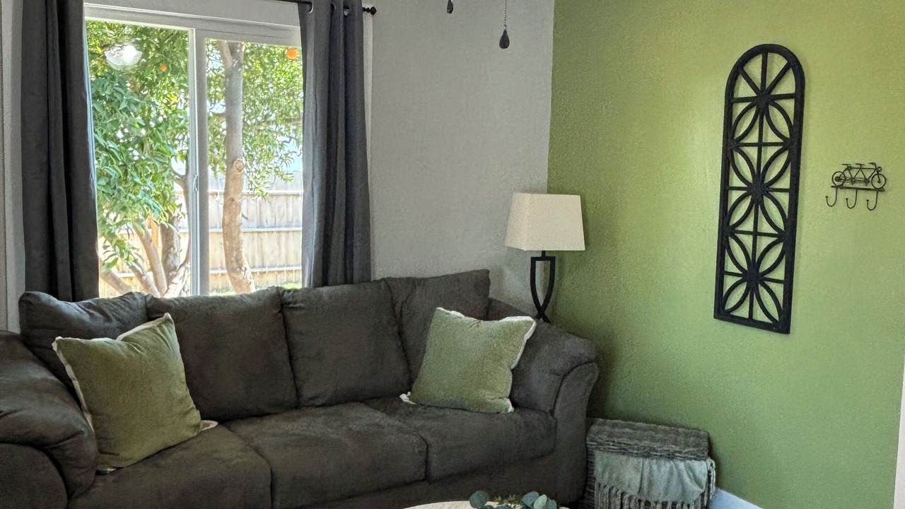 Photo of Livingroom in Porterville
