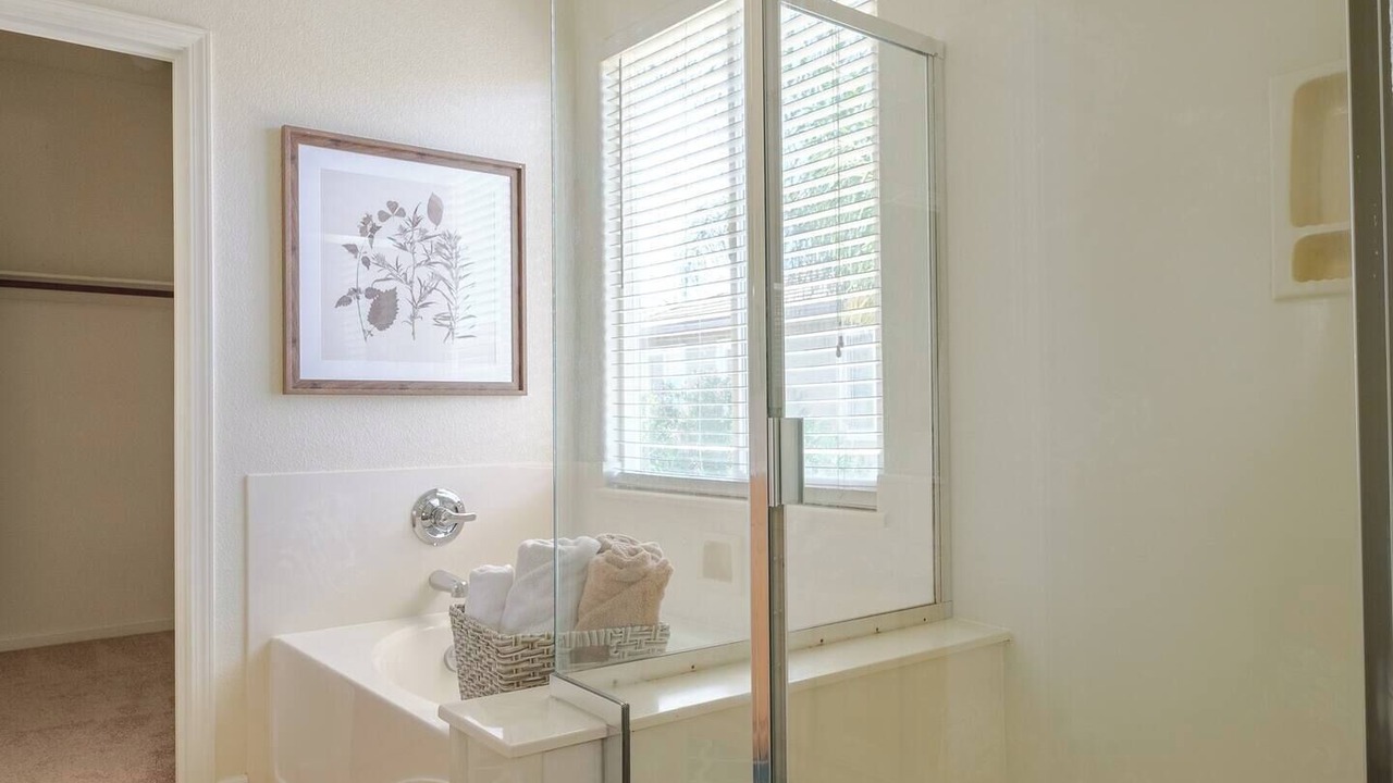 Photo of Bathroom in Natomas Creek