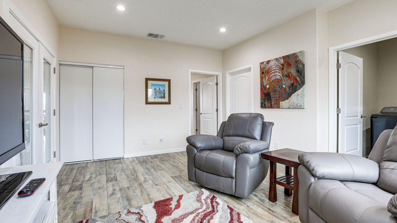 Photo of Livingroom in Victor