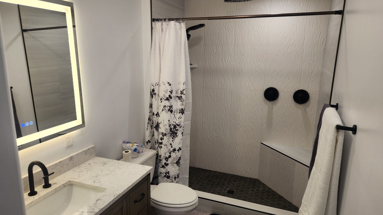 Photo of Bathroom in Red Bluff