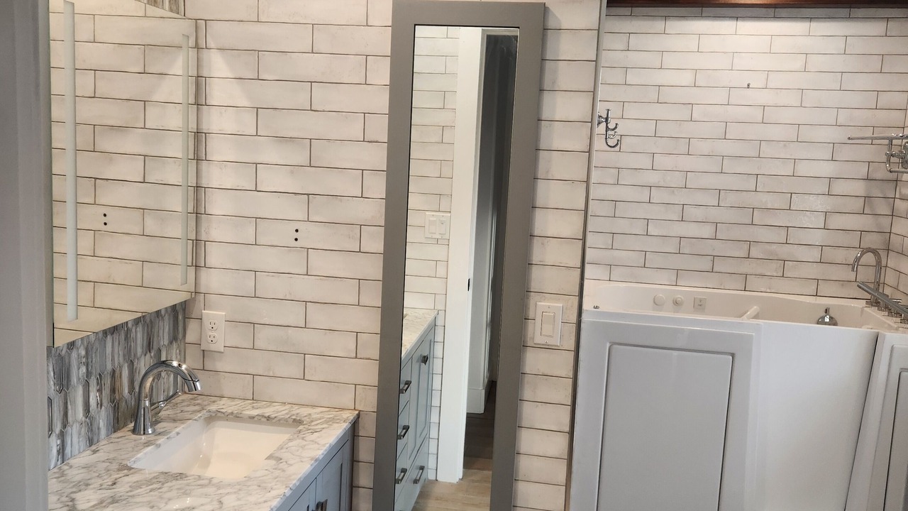 Photo of Bathroom in Red Bluff