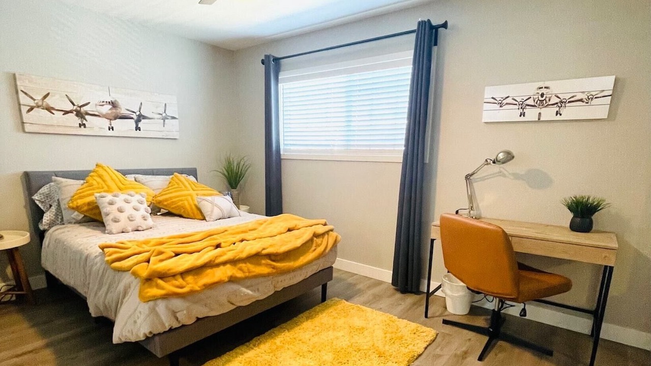 Photo of Bedroom in Foothill Farms