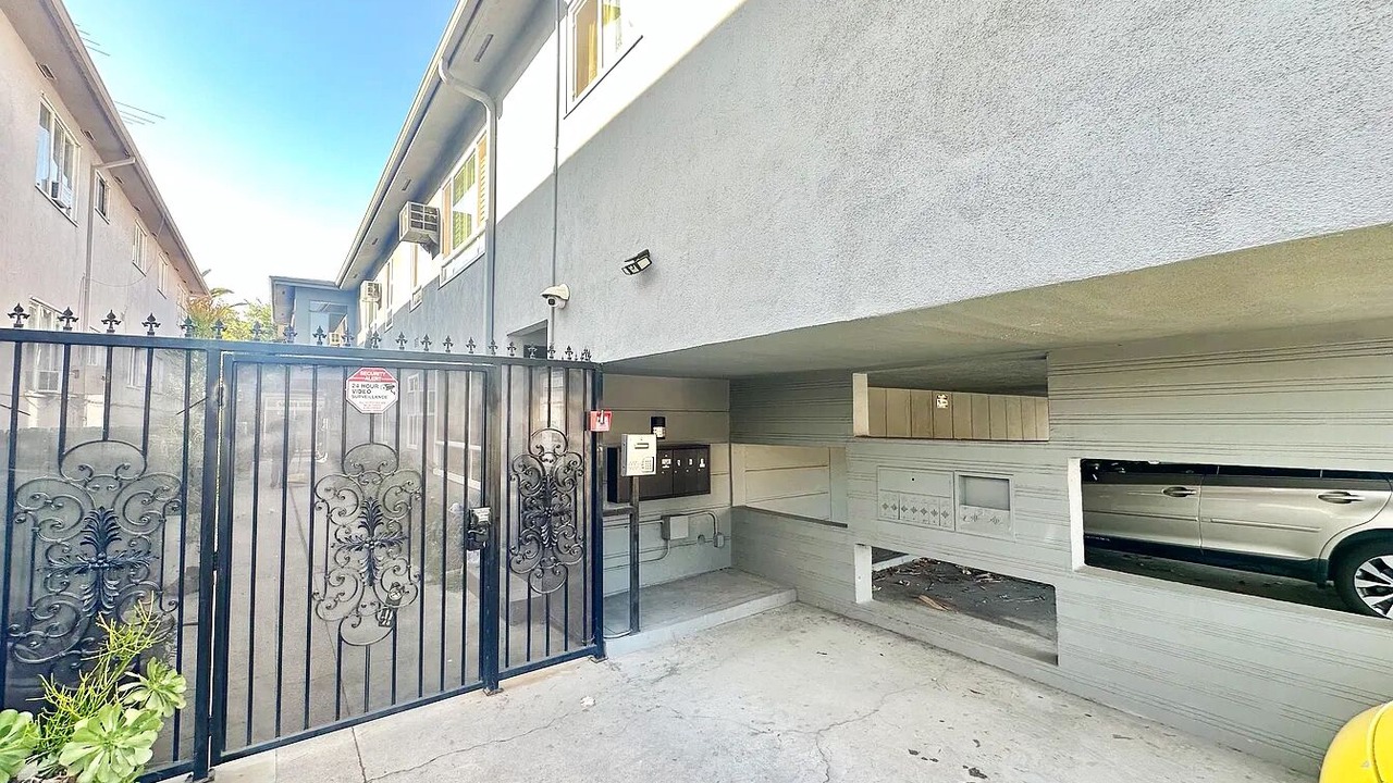 Photo of Outdoor in La Brea