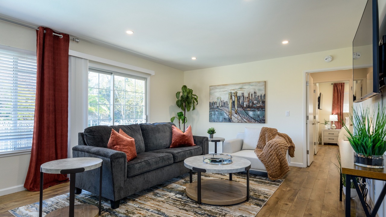 Photo of Livingroom in Farm Hills