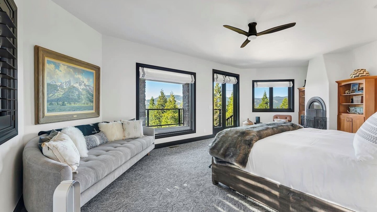 Photo of Bedroom in Gold Mountain