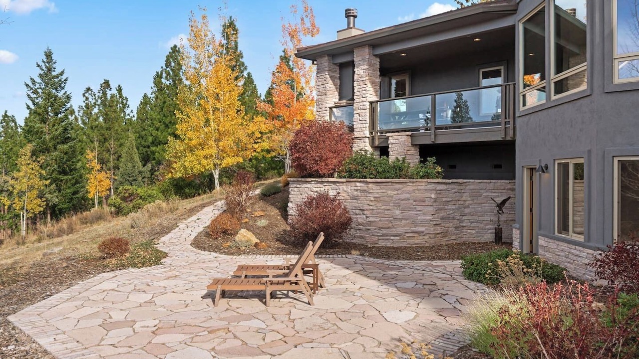 Photo of Patio Balcony in Gold Mountain