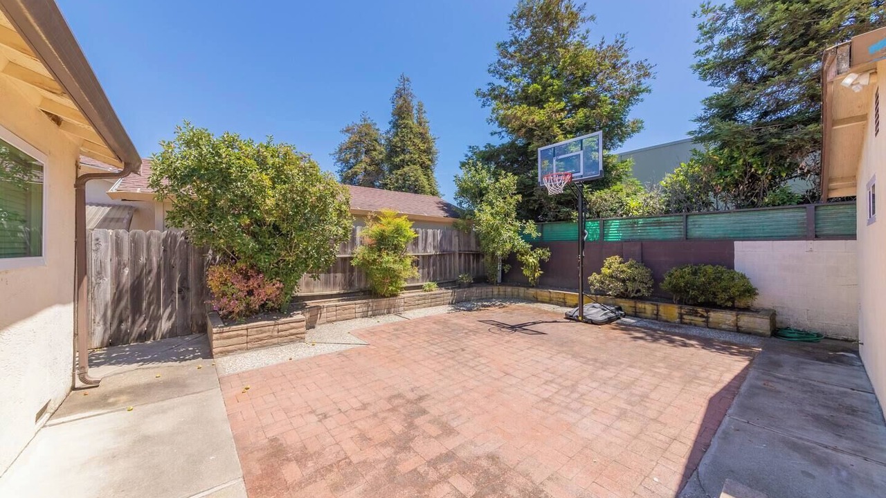 Photo of Outdoor in Hayward