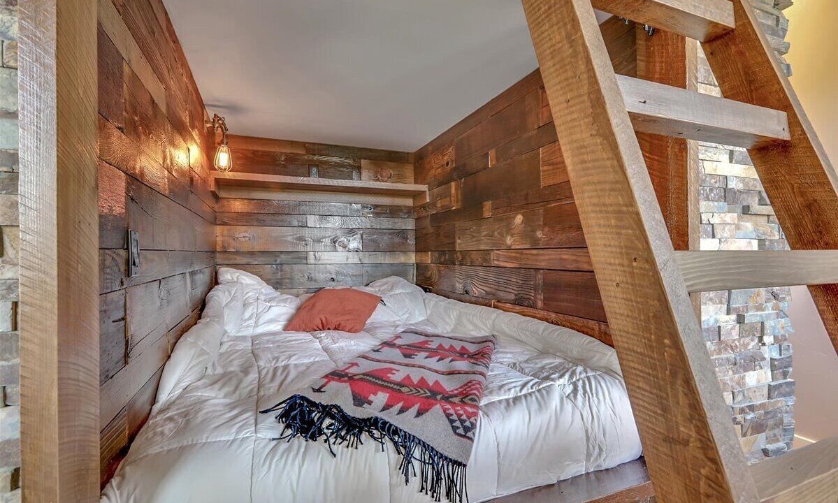 Photo of Bedroom in Cedar Ridge