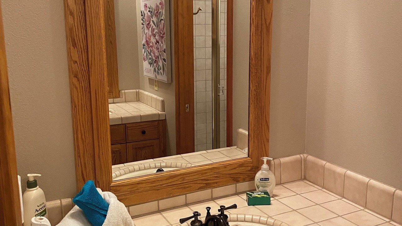 Photo of Bathroom in Strawberry
