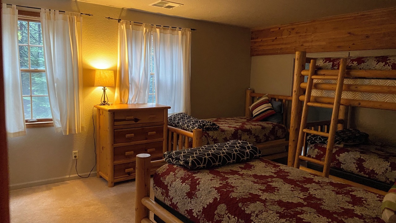 Photo of Bedroom in Strawberry