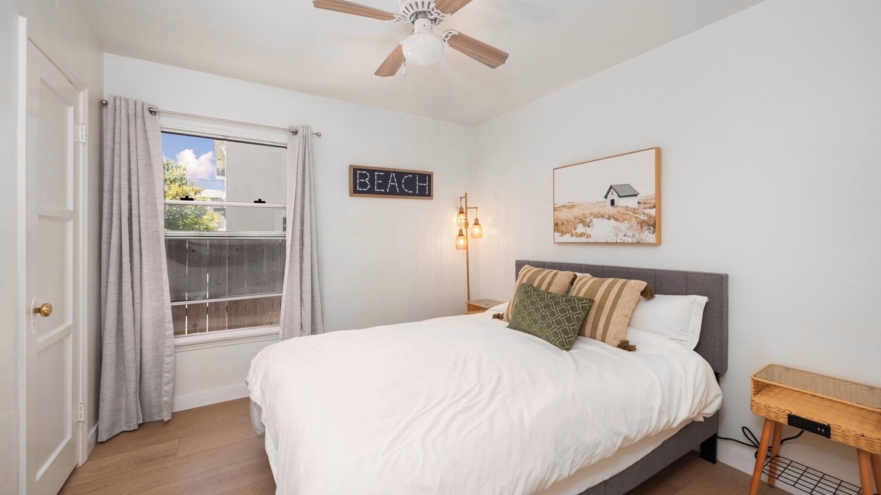 Photo of Bedroom in Belmont Shore
